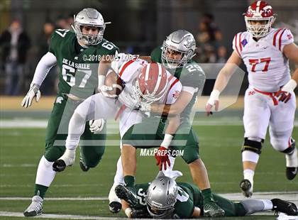 Thumbnail 2 in Mater Dei vs. De La Salle (CIF State Open Division Final) photogallery.