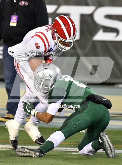 Thumbnail 1 in Mater Dei vs. De La Salle (CIF State Open Division Final) photogallery.