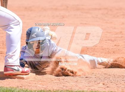 Thumbnail 2 in San Carlos vs Window Rock (Epic Tournament) photogallery.
