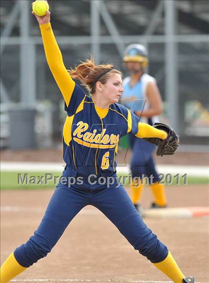Thumbnail 2 in River City vs. Center (River City Tournament) photogallery.