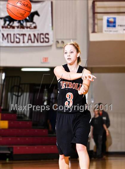 Thumbnail 2 in Petrolia vs. Dodd City (Fantasy of Lights) photogallery.