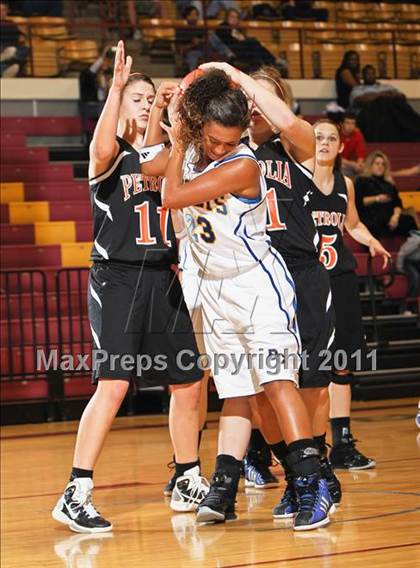 Thumbnail 1 in Petrolia vs. Dodd City (Fantasy of Lights) photogallery.