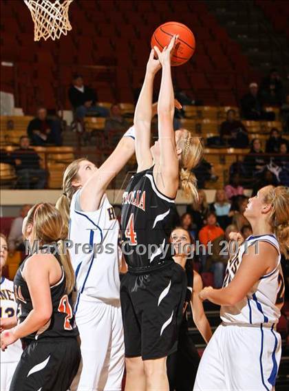 Thumbnail 2 in Petrolia vs. Dodd City (Fantasy of Lights) photogallery.