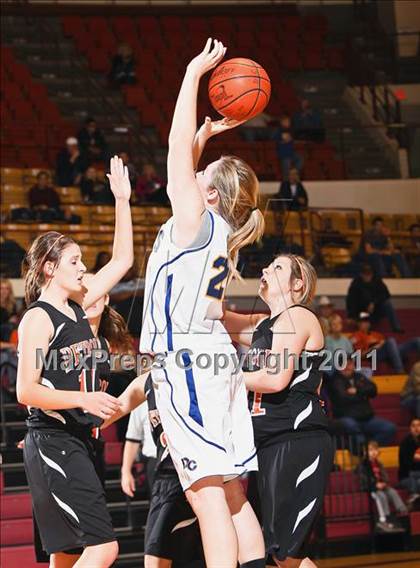 Thumbnail 3 in Petrolia vs. Dodd City (Fantasy of Lights) photogallery.