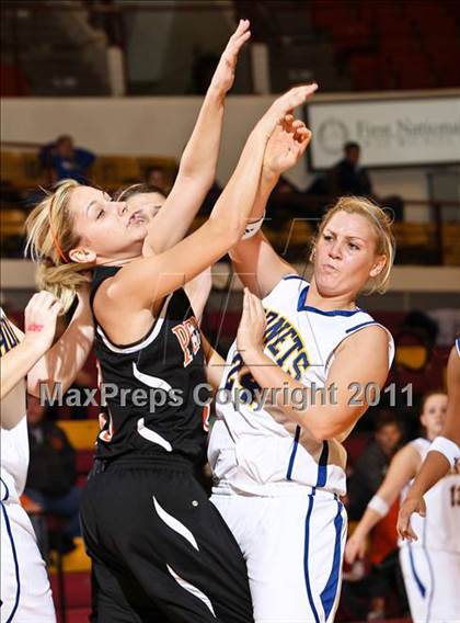 Thumbnail 2 in Petrolia vs. Dodd City (Fantasy of Lights) photogallery.