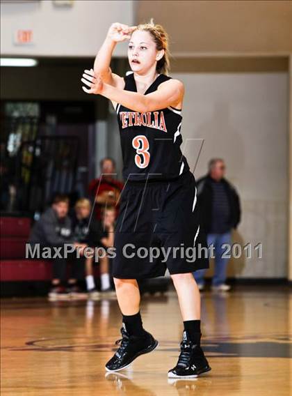 Thumbnail 1 in Petrolia vs. Dodd City (Fantasy of Lights) photogallery.