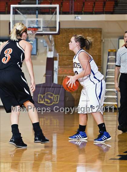 Thumbnail 2 in Petrolia vs. Dodd City (Fantasy of Lights) photogallery.