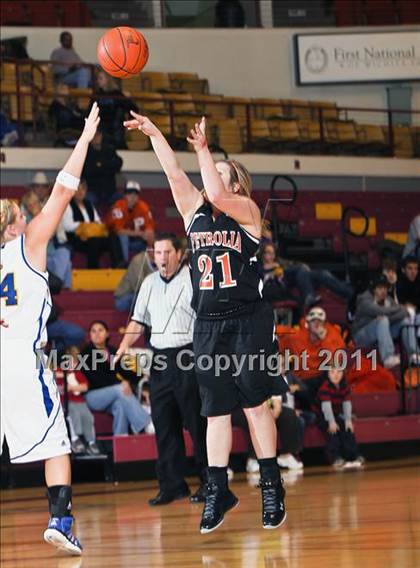 Thumbnail 2 in Petrolia vs. Dodd City (Fantasy of Lights) photogallery.