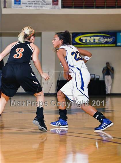 Thumbnail 2 in Petrolia vs. Dodd City (Fantasy of Lights) photogallery.