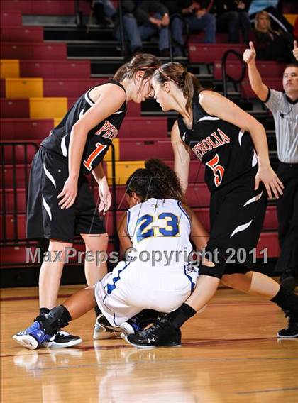 Thumbnail 1 in Petrolia vs. Dodd City (Fantasy of Lights) photogallery.