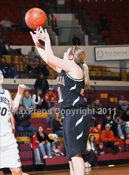 Thumbnail 1 in Petrolia vs. Dodd City (Fantasy of Lights) photogallery.