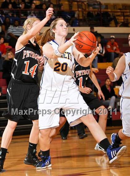 Thumbnail 2 in Petrolia vs. Dodd City (Fantasy of Lights) photogallery.