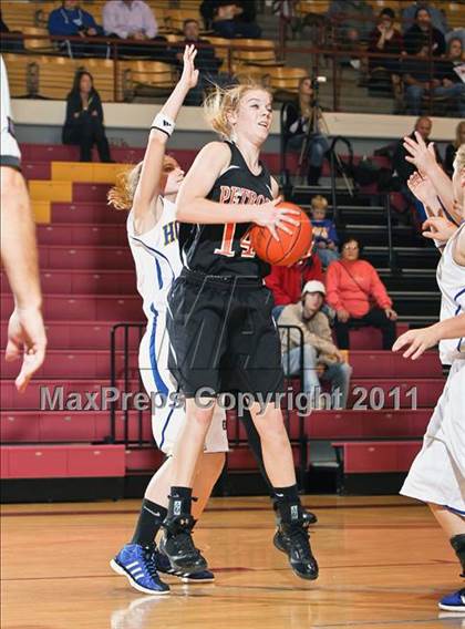 Thumbnail 2 in Petrolia vs. Dodd City (Fantasy of Lights) photogallery.