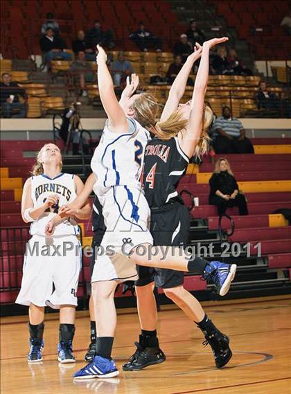 Thumbnail 3 in Petrolia vs. Dodd City (Fantasy of Lights) photogallery.