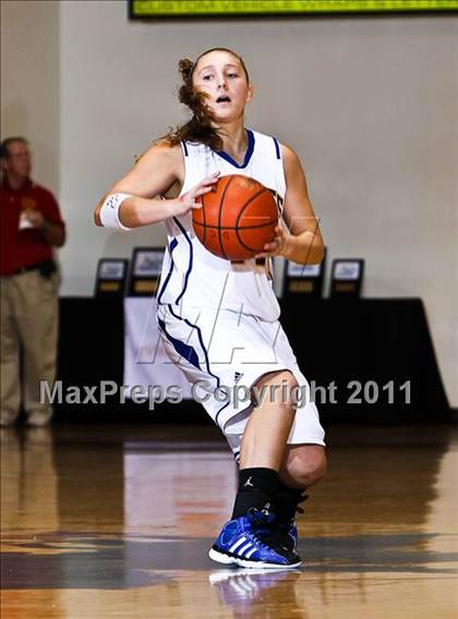 Thumbnail 1 in Petrolia vs. Dodd City (Fantasy of Lights) photogallery.