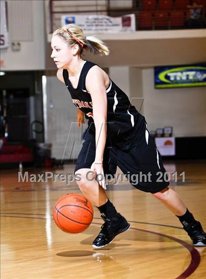 Thumbnail 1 in Petrolia vs. Dodd City (Fantasy of Lights) photogallery.