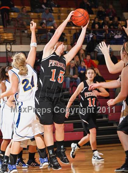 Thumbnail 2 in Petrolia vs. Dodd City (Fantasy of Lights) photogallery.