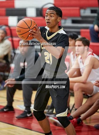 Thumbnail 2 in Chavez vs. McClatchy (Cordova Christmas Classic) photogallery.