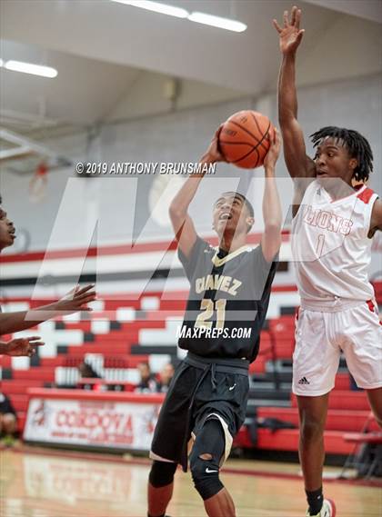 Thumbnail 3 in Chavez vs. McClatchy (Cordova Christmas Classic) photogallery.