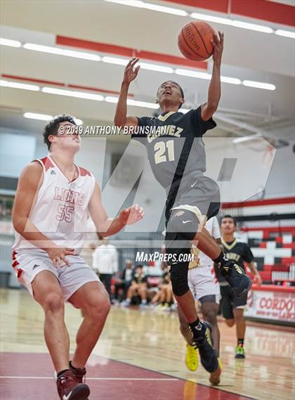 Thumbnail 2 in Chavez vs. McClatchy (Cordova Christmas Classic) photogallery.