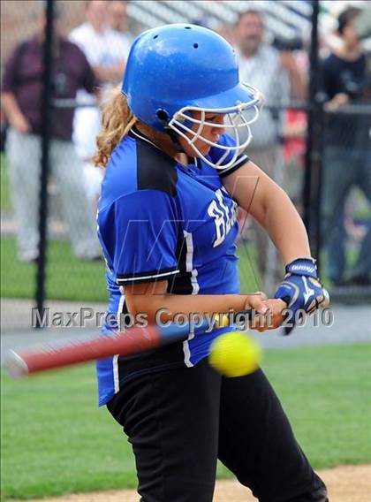 Thumbnail 3 in Elizabethtown vs Warwick (District 3 4A Semifinals) photogallery.