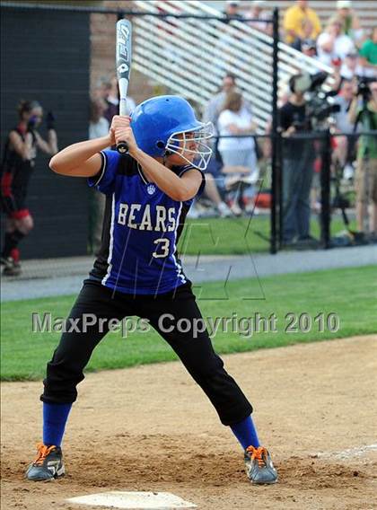 Thumbnail 2 in Elizabethtown vs Warwick (District 3 4A Semifinals) photogallery.