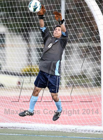 Thumbnail 1 in Pasadena @ Crescenta Valley photogallery.