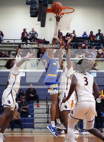 Thumbnail 1 in Washington vs. Center (UIL 4A Region III Semifinal) photogallery.