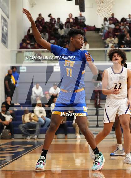 Thumbnail 1 in Washington vs. Center (UIL 4A Region III Semifinal) photogallery.