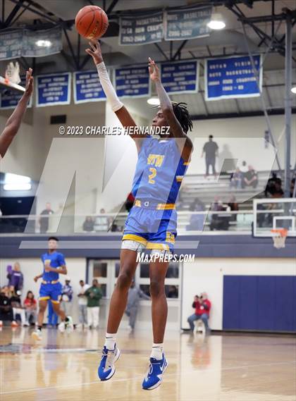 Thumbnail 2 in Washington vs. Center (UIL 4A Region III Semifinal) photogallery.