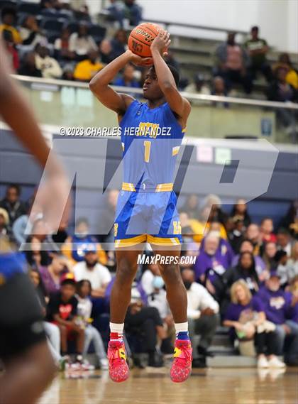 Thumbnail 3 in Washington vs. Center (UIL 4A Region III Semifinal) photogallery.