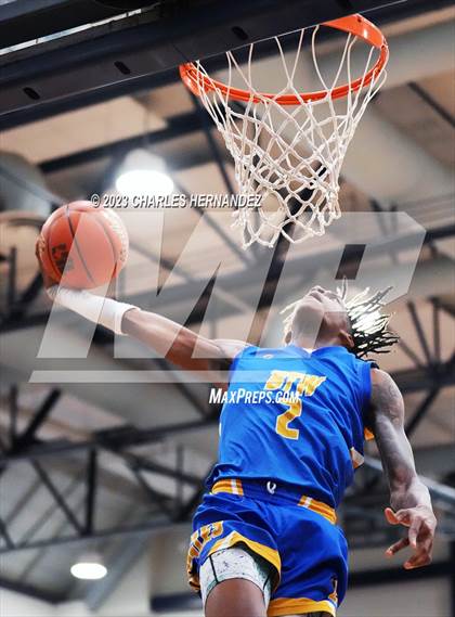 Thumbnail 2 in Washington vs. Center (UIL 4A Region III Semifinal) photogallery.
