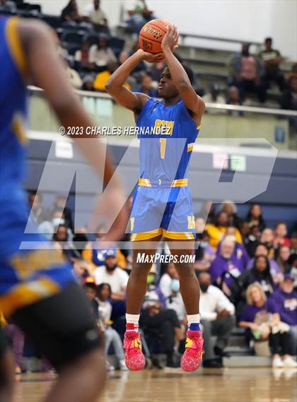 Thumbnail 1 in Washington vs. Center (UIL 4A Region III Semifinal) photogallery.