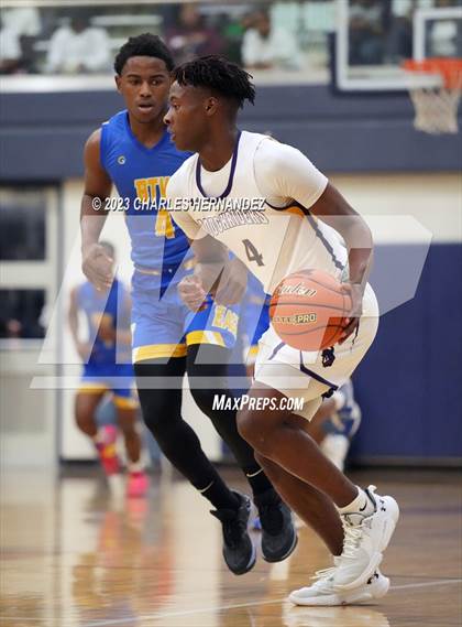 Thumbnail 3 in Washington vs. Center (UIL 4A Region III Semifinal) photogallery.