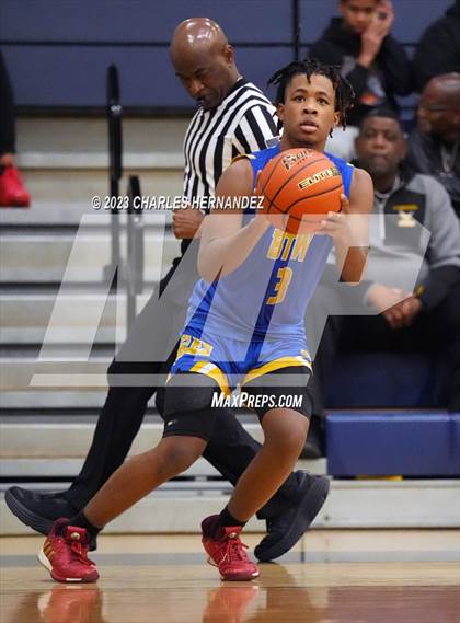 Thumbnail 2 in Washington vs. Center (UIL 4A Region III Semifinal) photogallery.