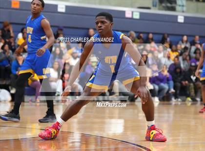 Thumbnail 3 in Washington vs. Center (UIL 4A Region III Semifinal) photogallery.