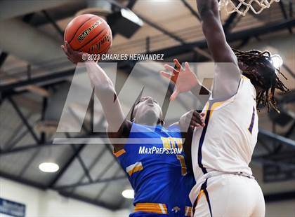 Thumbnail 2 in Washington vs. Center (UIL 4A Region III Semifinal) photogallery.