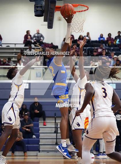 Thumbnail 3 in Washington vs. Center (UIL 4A Region III Semifinal) photogallery.
