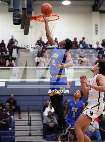 Thumbnail 1 in Washington vs. Center (UIL 4A Region III Semifinal) photogallery.