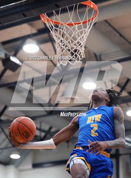 Thumbnail 2 in Washington vs. Center (UIL 4A Region III Semifinal) photogallery.