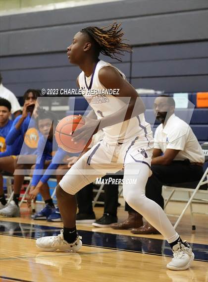 Thumbnail 1 in Washington vs. Center (UIL 4A Region III Semifinal) photogallery.
