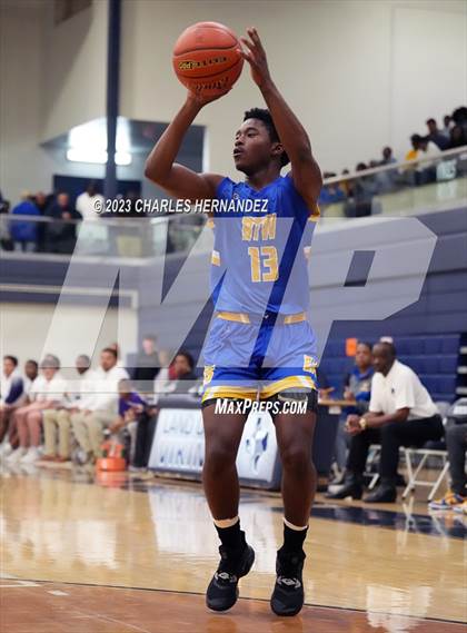 Thumbnail 1 in Washington vs. Center (UIL 4A Region III Semifinal) photogallery.