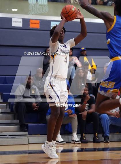 Thumbnail 1 in Washington vs. Center (UIL 4A Region III Semifinal) photogallery.