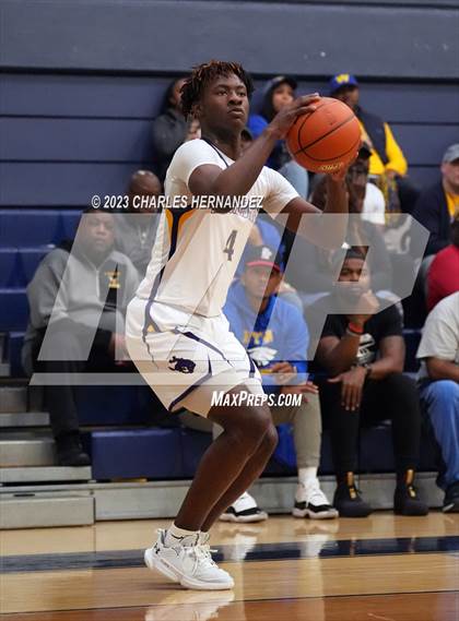 Thumbnail 2 in Washington vs. Center (UIL 4A Region III Semifinal) photogallery.