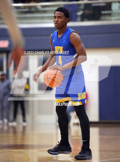 Thumbnail 3 in Washington vs. Center (UIL 4A Region III Semifinal) photogallery.