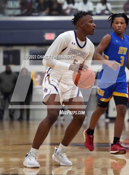 Thumbnail 1 in Washington vs. Center (UIL 4A Region III Semifinal) photogallery.