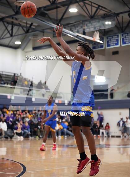 Thumbnail 1 in Washington vs. Center (UIL 4A Region III Semifinal) photogallery.