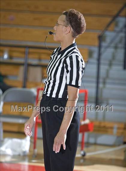 Thumbnail 1 in Pinewood vs. St. Joseph Notre Dame (CIF NorCal D5 Final) photogallery.