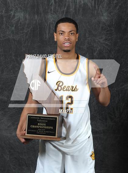 Thumbnail 3 in Mission (CIF State D3 Award Photos) photogallery.