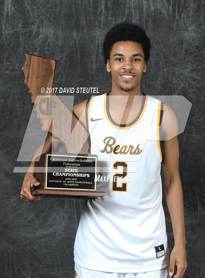 Thumbnail 1 in Mission (CIF State D3 Award Photos) photogallery.
